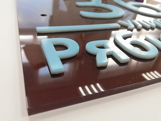 Таблички с объемными буквами