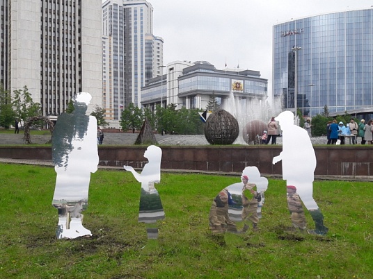 Зеркальные фигуры из алюм. композитной панели