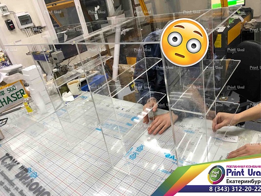 Прозрачные полки  из оргстекла