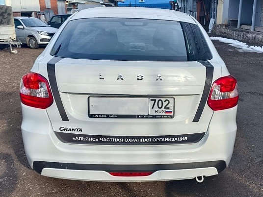 Брендирование автомобиля светоотражающей пленкой