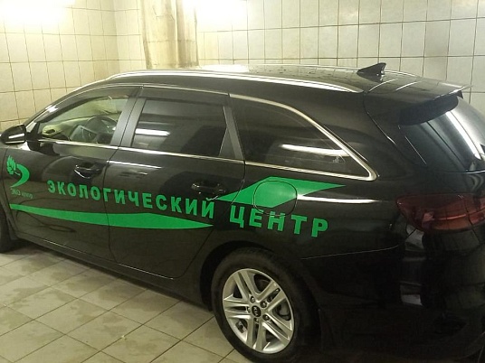 Изготовление наклеек на автомобиль