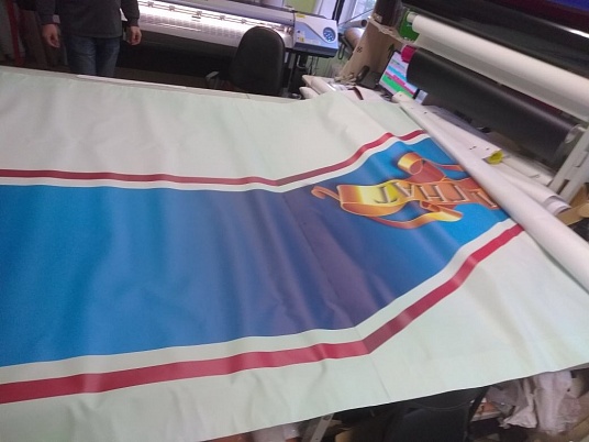 Комплексное рекламное оформление магазина.